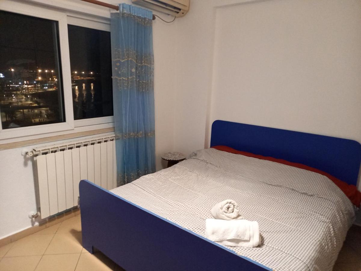 Sea View Holiday In Center Apartament *
