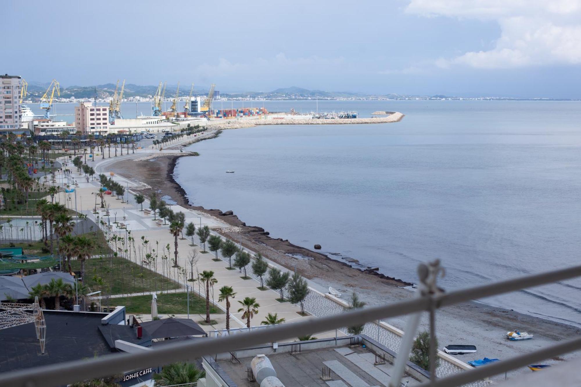 Sea View Holiday In Center Apartament